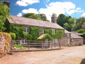 The Farmhouse, Brentor